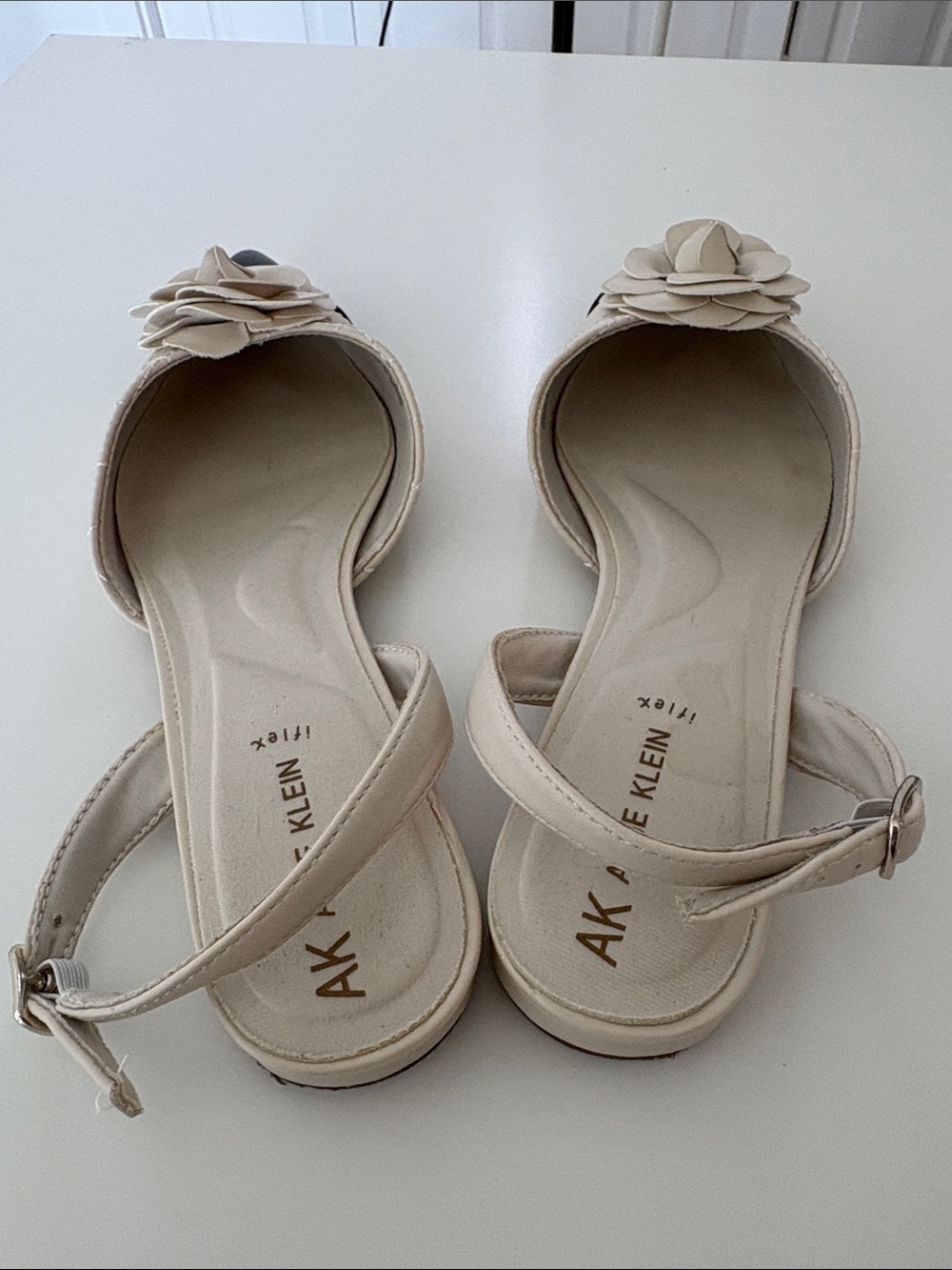 Anne Klein Two-Tone Beige Slingback Flats with Black Pointed Toe & Flower - Picture 3 of 4